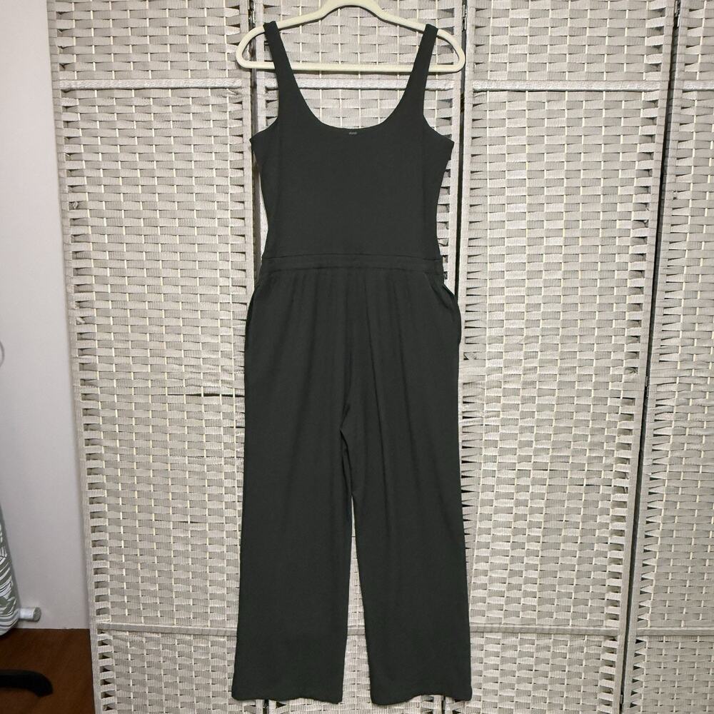 Vuori POSE SCOOP JUMPSUIT Size L KALE Green Soft Ribbed Knit Sleeveless EUC - Picture 3 of 12